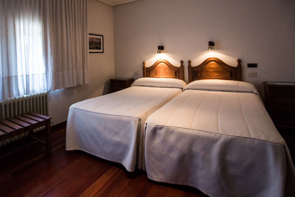 Hotel Los Perales 푸에블라 데 사나브리아 외부 사진